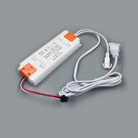 Entrée : 100-240V, Sortie : 12V, 5A, 60W, transformateur d'alimentation LED, utilisé pour connecter les lumières LED et les interrupteurs à capteur de variateur.
