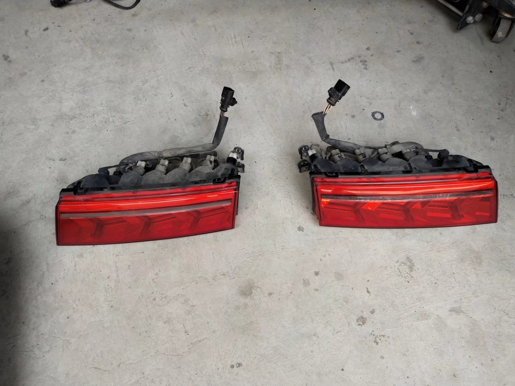 ランボルギーニガヤルドOEM用オリジナル中古テールライト