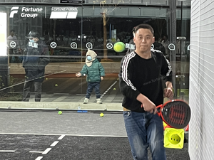 Nuevo Tipo <span class=keywords><strong>de</strong></span> pista <span class=keywords><strong>de</strong></span> pádel directa <span class=keywords><strong>de</strong></span> fábrica para interiores y exteriores, cubierta <span class=keywords><strong>de</strong></span> techo <span class=keywords><strong>de</strong></span> paleta eléctrica panorámica, tienda flexible para abrir y cerrar - Product Image 6