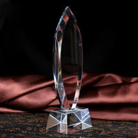 Vente en gros de trophée sportif en forme de feuille de feu personnalisé trophée de verre de cristal plaque de cristal récompenses ornement de cristal souvenir