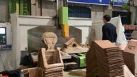 Centre d'usinage CNC 5 axes à double broche Yowing pour la découpe et le perçage des bords supplémentaires des chaises et meubles