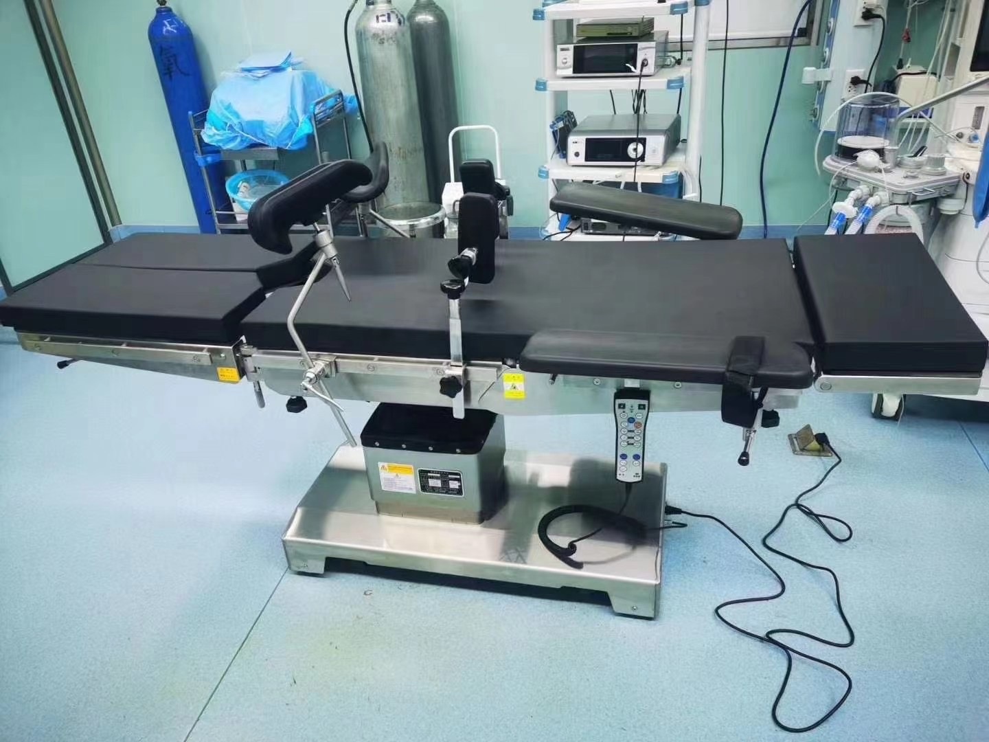 80mm Thick Metal Operation Theatre Bed Medical Operating Table 210*55cm
