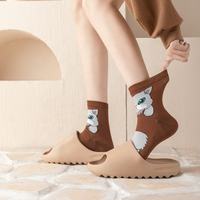 Vente en gros de nouvelles chaussettes coréennes avec animaux de dessins animés, chaussettes en coton avec chat mignon et drôle pour femmes