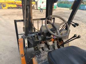 รถยกดีเซลมือ<span class=keywords><strong>สอง</strong></span> 3 ตัน เสาสามตอน ยกสูง 4.5 เมตร กำลังเชื่อถือได้ ระบบไฮดรอลิกทำงานราบรื่น ไม่มีอุบัติเหตุ - Product Image 5