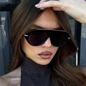 Lunettes de soleil surdimensionnées rétro 2026 avec logo personnalisé, monture large, verres dégradés, protection UV400, style aviateur pour femmes - Product Image 1