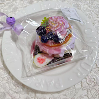 Jouet Squishy Gâteau à la Fraise, Jouet Anti-Stress Réaliste en Forme de Gâteau, Jouet à Presser pour Soulager le Stress, Cadeau pour Enfants, Adultes, Autisme