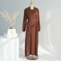 Derniers lot d'abayas 2 pièces traditionnelles pour femmes vente en gros de vêtements islamiques pour le Ramadan Eid Robe abaya en polyester uni pour musulmanes