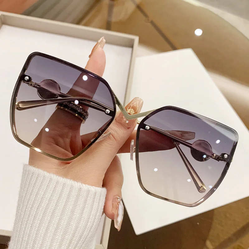Oversized Rimless Square Gradient Sunglasses Women Big Frame  display picture 2