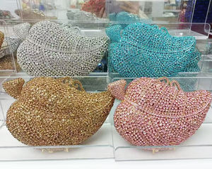 Hoge kwaliteit, modieuze avondclutch met strass-diamantdecoratie, kristallen bladvormige kettingband voor dinerfeesten - Product Image 6