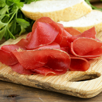 Emballage sous vide de bœuf en tranches séchées de qualité supérieure du fabricant italien avec longue durée de conservation Produit de bœuf délicieux
