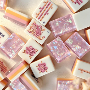 Jeu de Mahjong américain en acrylique rose de 160 tuiles, 4 couches, motif pivoine et bambou peint à la main, dos en coquille éclatée irisée, OEM - Product Image 1