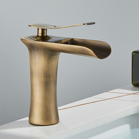 Robinet de salle de bain cascade certifié CE, mitigeur de lavabo à poignée unique, finition laiton antique, pour projets de distribution