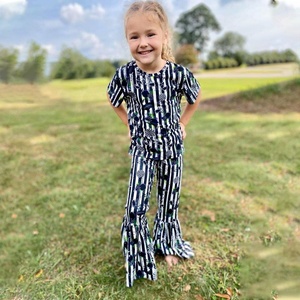 Ensembles de vêtements pour enfants en gros Bd2-2 – Haut à manches courtes et pantalon évasé en soie de lait, style européen-américain, collection automne - Product Image 1