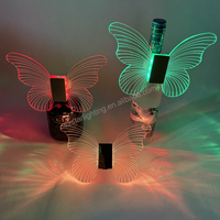 OEM ODM Fournisseur RGB Flash Lueur Acrylique Rechargeable Offre Spéciale Led Papillon Bouteilles de champagne Boîte de nuit Bar Décoration de fête