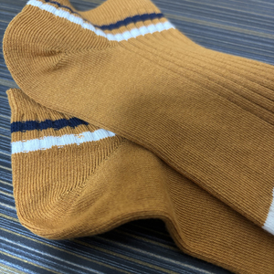 Bán Buôn Biểu Tượng Tùy Chỉnh Người Đàn Ông Của Thể Thao Vớ Mùa Thu Số Lượng Lớn Thiết Kế Với In Mô Hình Dệt Kim Kỹ Thuật Dưới Biểu Tượng Vị Trí - Product Image 2