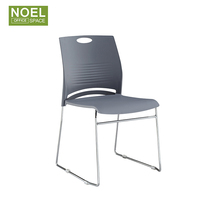 Chaise empilable rembourrée à pieds capitonnés en vente chaude