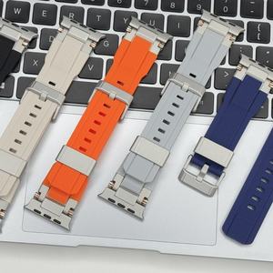 สายนาฬิกาซิลิโคนคุณภาพสูงสำหรับ Apple Watch รุ่นหน้าปัดใหญ่ Series 10 11 ขนาด 46 มม. Ultra 49 มม. SE 44 มม. สไตล์ Mecha - Product Image 2