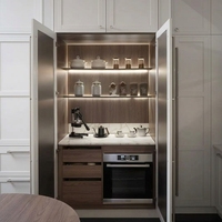Meubles de cuisine modulaires haut de gamme modernes et personnalisés avec îlot incurvé, présentoir à vin LED, finition acrylique, charnières et robinet pour villa