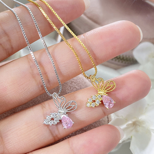 สร้อยคอรูปผีเสื้อหยดน้ำสีชมพูชุบทองเหลืองประดับเพชร CZ สำหรับผู้หญิง แฟชั่นทันสมัย ขายส่ง - Product Image 4
