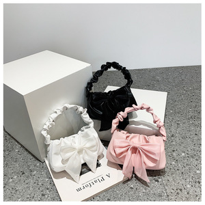 European and American Elegant White Bow Silk Wedding Dress Pleated Chain Elegant Bags for Women Sweet Style - Product Image 6