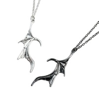 Collier en plaqué or 18 carats avec ailes de chauve-souris et cœur, bijoux gothiques, collier emo ajustable, cadeau pour couples de vampires romantiques
