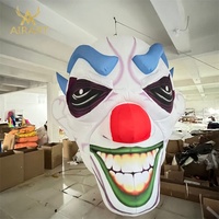 Décoration de fête, têtes de clown gonflables amusantes. Visage de clown gonflable de dessin animé à suspendre