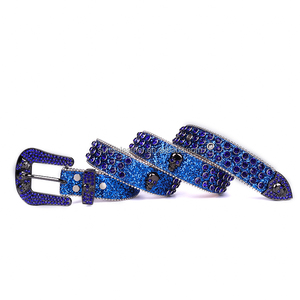 Ceinture de luxe avancée pour homme en cuir végétalien de style occidental avec incrustation de crâne et strass, boucle en alliage personnalisable - Product Image 3