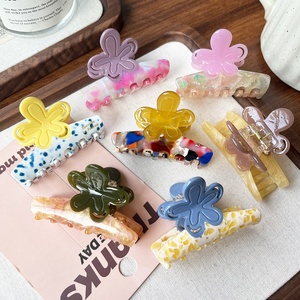 Vente en gros de pinces à <span class=keywords><strong>cheveux</strong></span> en acétate 3D à fleurs, colorées, élégantes, géométriques, 6 cm, aspect haut de gamme, pour femmes, personnalisation possible - Product Image 3