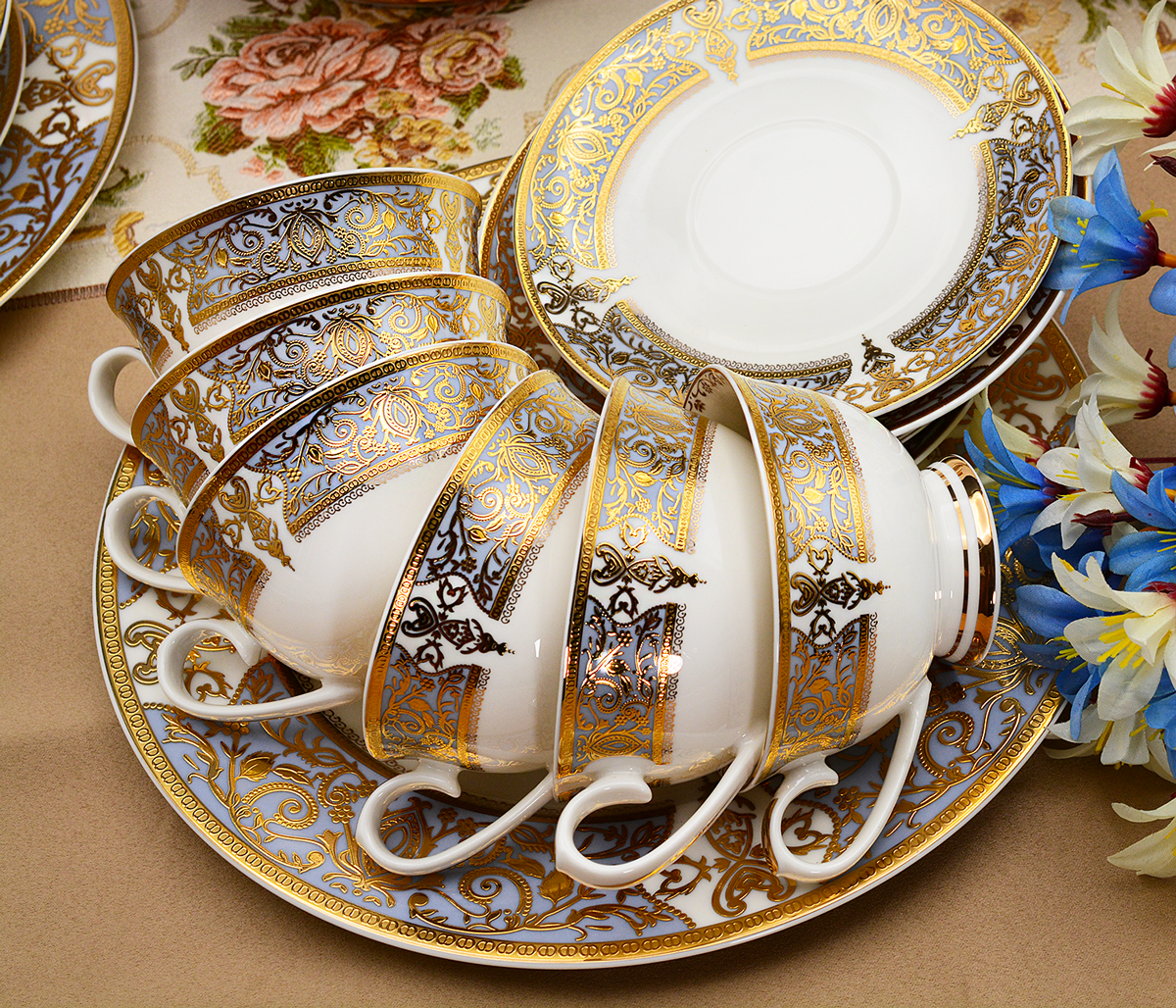 98pcs European Luxury Bone China Dinner Set with Tea Set