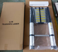 Échelle télescopique en aluminium colorée de 3,2 m de hauteur, 10 marches, pliable, combinaison d'échafaudage avec capacité de 300 livres pour une utilisation hôtelière