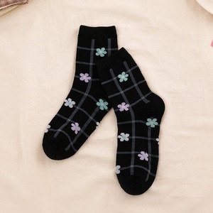 Calcetines de Algodón para Mujer, Otoño Invierno, con Diseño Floral, a Rayas y a Cuadros, de Media Caña - Product Image 4