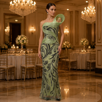 Robe de concours de beauté vert olive, style corset à bretelle unique, avec plis, ruban, motif tourbillon et broderie de cristaux, longueur ras du sol