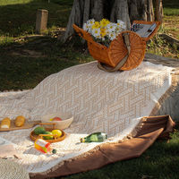 Couverture de pique-nique tissée style bohème avec pompons, plusieurs tailles disponibles, tapis d'extérieur portable et pliable pour le camping, la plage et le parc