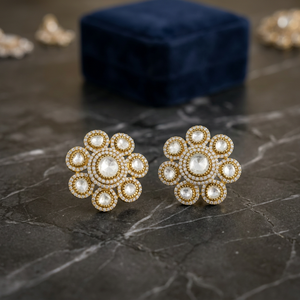 Boucles d'oreilles clous de luxe pour femme, en argent 925 plaqué or, motif fleur rond en cristal Kundan, collection classique festive premium - Product Image 2