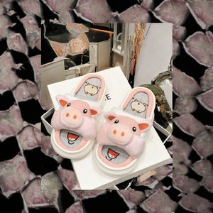 Zapatillas de Casa con Diseño de Cerdito Adorable, Suela de Plástico Grueso, Forro de Algodón, para Masaje de Pies - Product Image 2