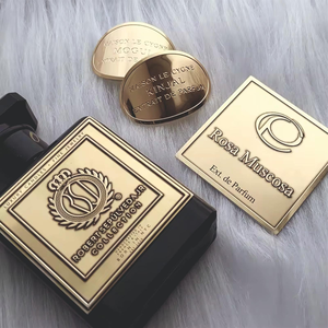 Etiqueta de Aluminio Serigrafiada, Placa de Identificación Metálica de Color Personalizado, Adhesivo para Ropa, Bebidas, Embalaje Ecológico de Lujo - Product Image 6