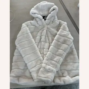 Wholesale Coral velvet bathrobe robe Robe long length thermal nightgown Absorbent soft beauty salon bathrobe