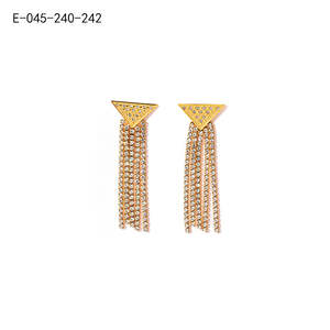 ต่างหูระย้าชุบทองลายพู่สำหรับงานปาร์ตี้ - Product Image 1