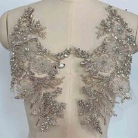 Décoration florale 3D faite main en fil d'or et strass à coudre pour robes de mariée, chaussures et projets DIY - en feutre