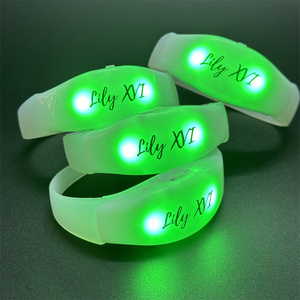 Op Maat Gemaakte Logo Led Polsbandjes Geluid Geactiveerde Feestartikelen Voor Afstuderen Valentijnsdag Thanksgiving Nieuwe Technologieproducten - Product Image 2