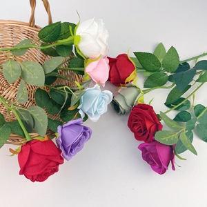 Rosa Rossa Singola a Stelo Lungo in Velluto, <span class=keywords><strong>Fiori</strong></span> Artificiali in Seta per Decorazioni Matrimoniali - Product Image 4