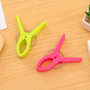 Pinces à linge en plastique résistantes et coupe-vent OEM IHK0500 pour le séchage des édredons et des draps - Product Image 5