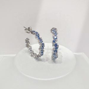 Pendientes coreanos de plata 925 con piedra natural azul, elegantes y geométricos, con circonita y moissanita para mujer. - Product Image 3