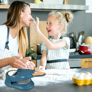 Outil multifonctionnel 2-en-1 pour la préparation de samosas et de raviolis |   Moule et rouleau à pâte |   Cuisine facile à la maison |   Léger et durable - Product Image 6