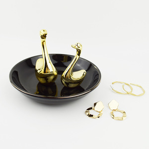 Bandeja de cerámica 3D con forma de elefante para pintalabios, plato blanco para adornos, pequeño organizador de joyas para decoración de tocador, regalo - Product Image 6