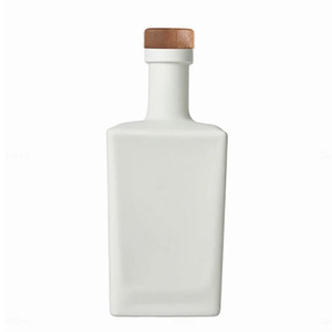 Carré blanc mat personnalisé 500ml 750ml vin vodka <span class=keywords><strong>bouteille</strong></span> en verre pour liqueur vide gin <span class=keywords><strong>whisky</strong></span> spiritueux bouteilles avec bouchon en liège - Product Image 1