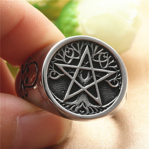 Bague en acier titane style européen, étoile à cinq branches, bijou rétro punk pour homme, cadeau crâne - Product Image 4