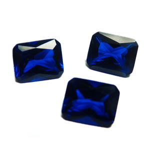 113 # พลอยสังเคราะห์สีฟ้าแปดเหลี่ยมตัดหลวม - Product Image 3