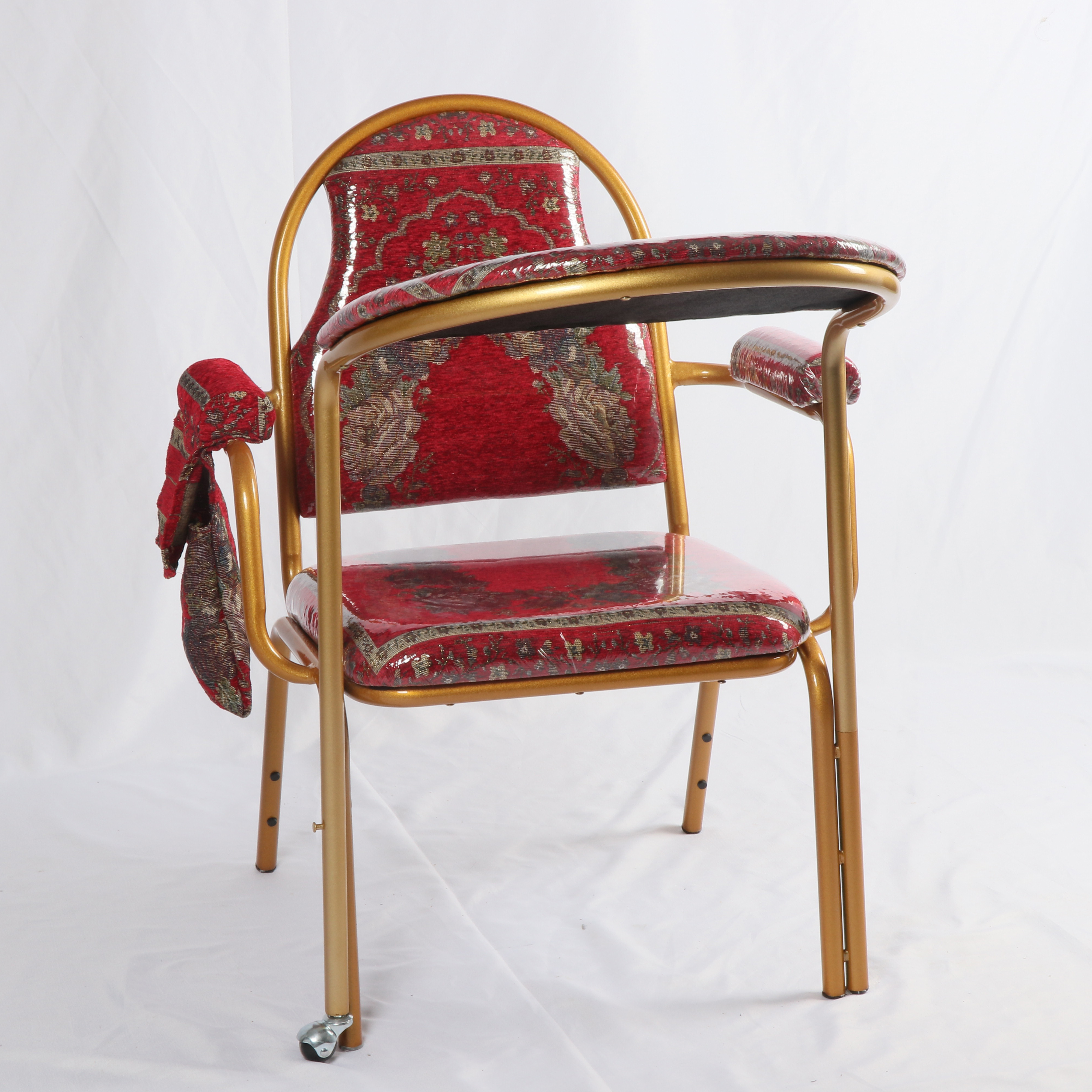 Штабелируемый красный мусульманский молитвенный стул