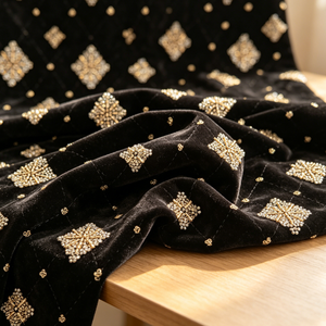 A173 Broderie de luxe à texture contrastée noir et or, matelassage losanges, broderie de perles tubulaires et de sequins pour robes de soirée - Product Image 4